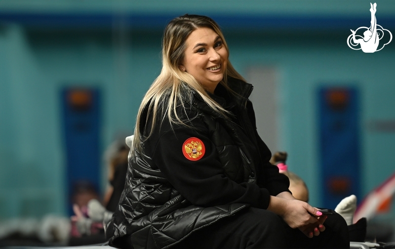 «Мы вставали в пять утра и шли на тренировку». Тренер Академии Евгения Елисеева — о подготовке к «Небесной грации» — 2023