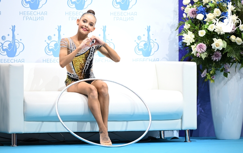 София Ильтерякова после выполнения упражнения с обручем на всероссийском турнире «Кубок "Небесная грация"»