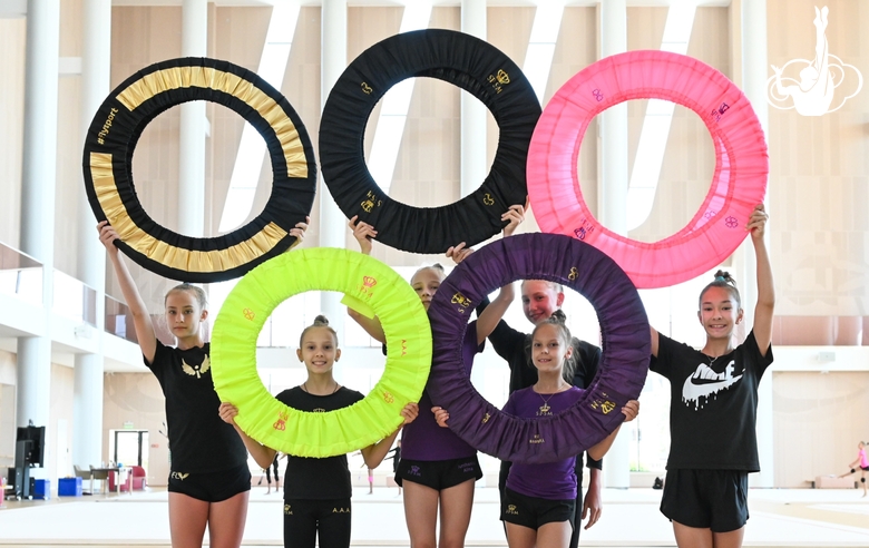 Участницы сборов перед тренировкой