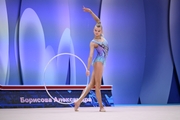 Александра Борисова во время выполнения упражнения с обручем на всероссийском турнире «Кубок "Небесная грация"»