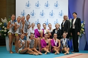 Гимнастки из Нижнего Новгорода после церемонии награждения