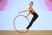 Иванина Иванска во время упражнения с обручем