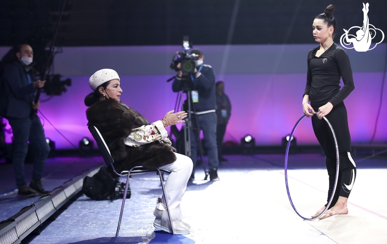 Ирина Винер тренирует Лалу Крамаренко перед турниром «Небесная грация»-2021