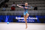 Дарина Будникова во время упражнения с обручем на всероссийском турнире «Кубок "Небесная грация"»