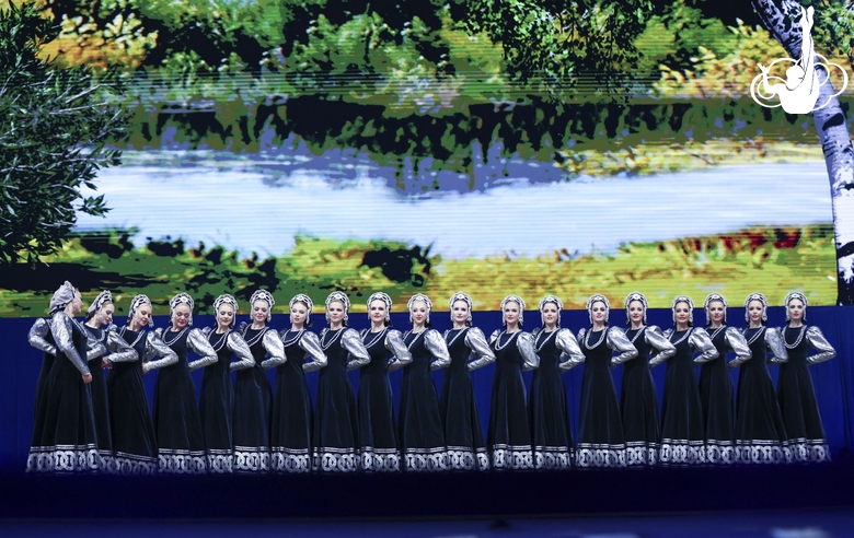 Номер «Цепочка» от Государственного академического ансамбля «Березка» имени Н.С. Надеждиной!