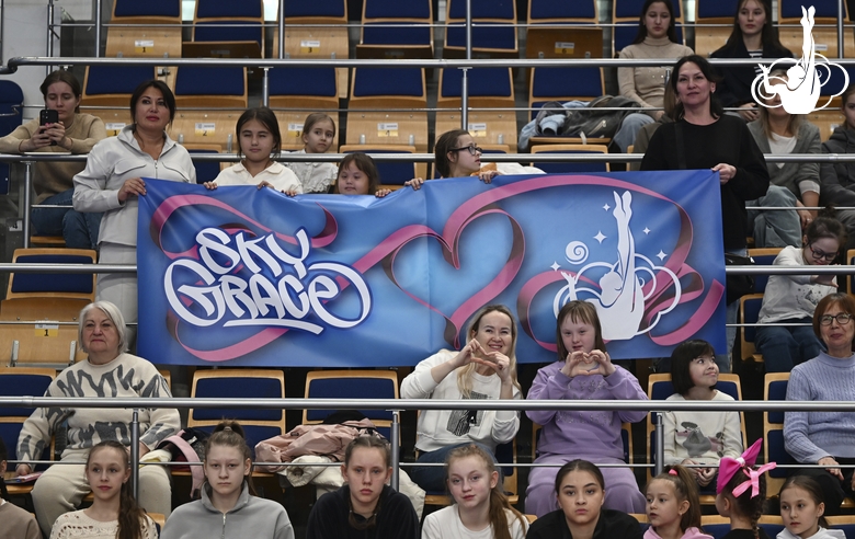 Дети с особенностями развития из Казани поддерживают гимнасток Академии