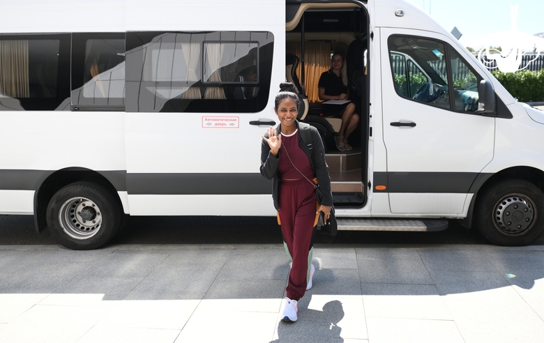 Тренер и судья Пуджа Сурве во время приезда в Академию